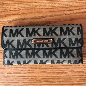 Michael Kors wallet